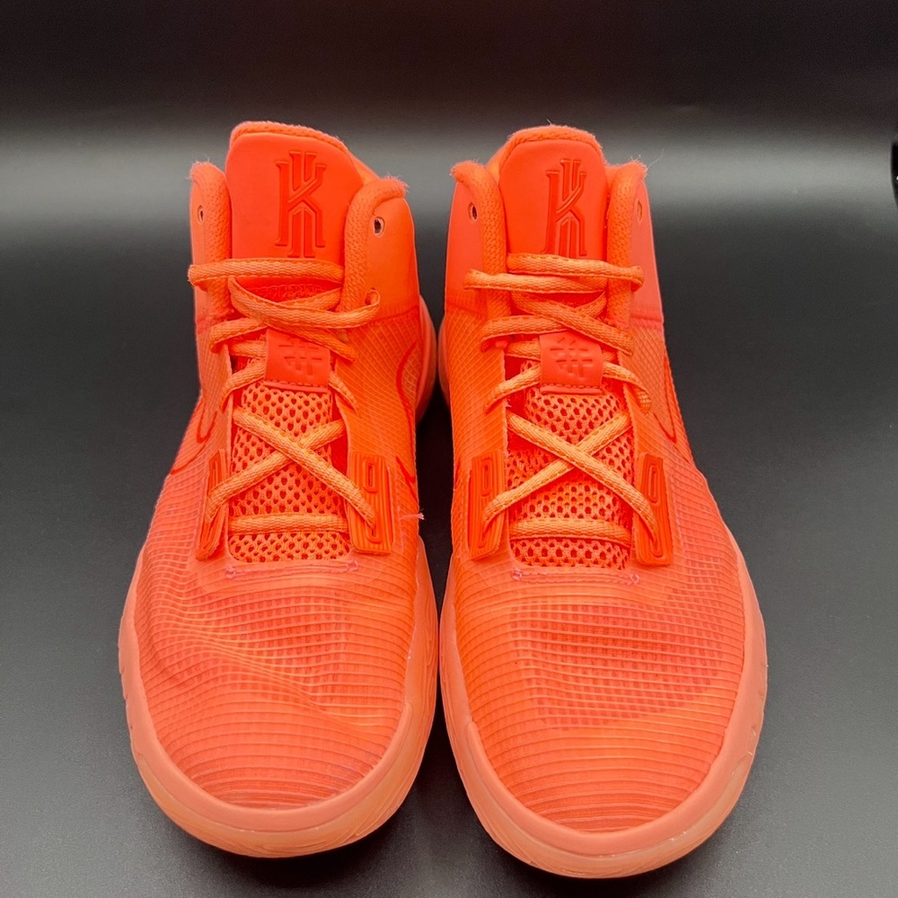 Nike Kyrie Flytrap 4 Crimson Pulse/Bright Mango Unisex Basketball Shoes.
